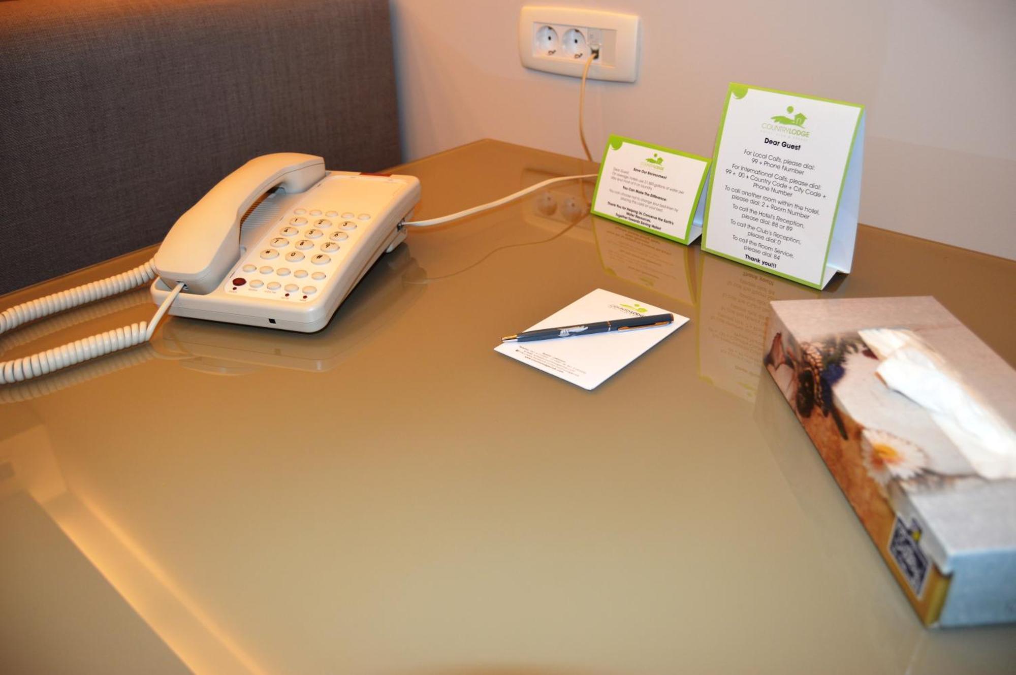 Country Lodge Hotel & Resort Beyrut Oda fotoğraf