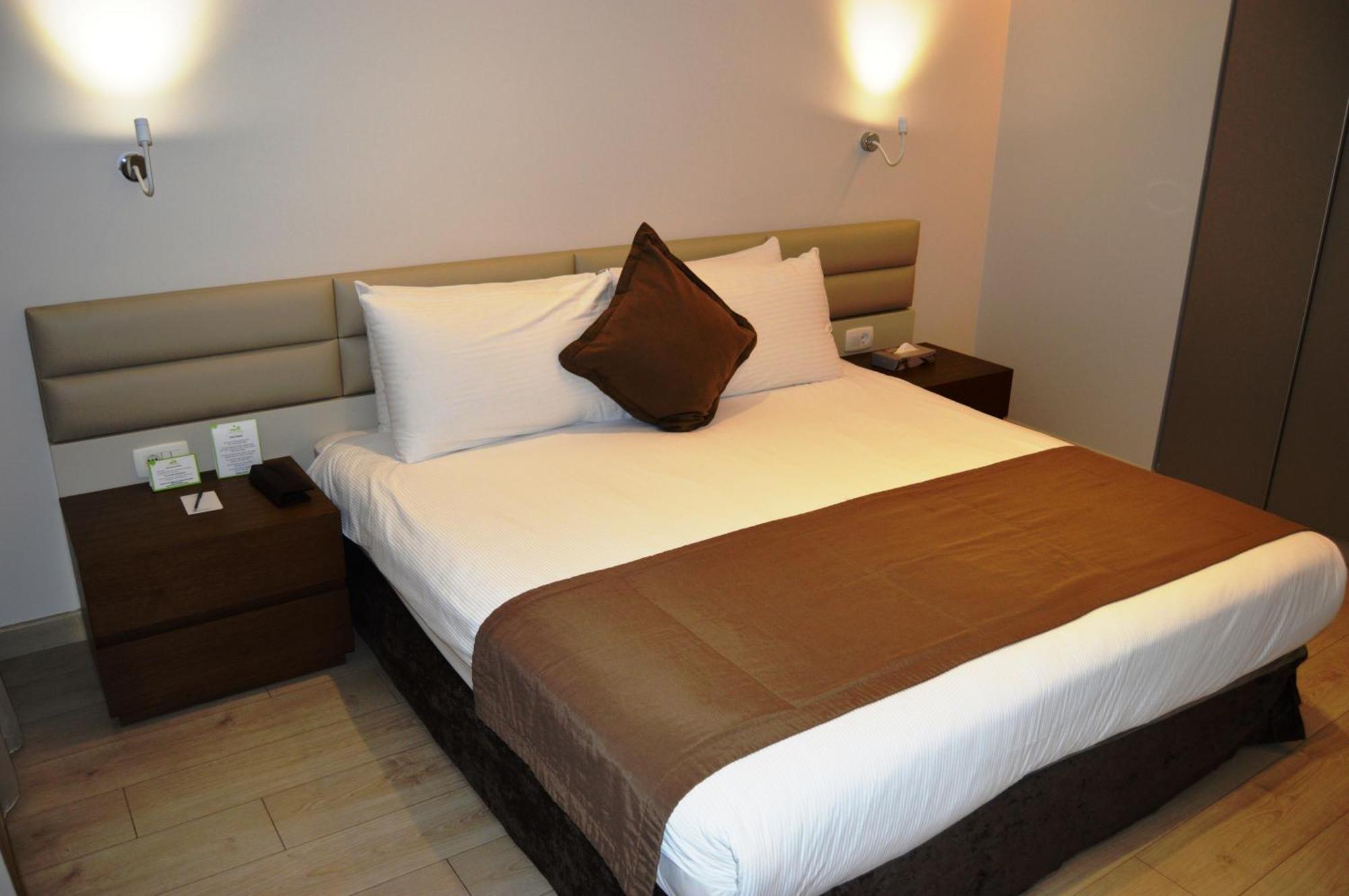 Country Lodge Hotel & Resort Beyrut Oda fotoğraf