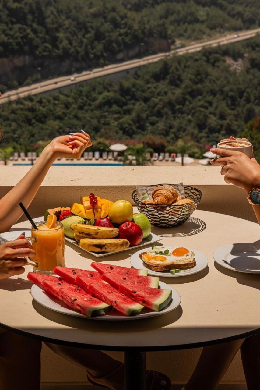 Country Lodge Hotel & Resort Beyrut Dış mekan fotoğraf