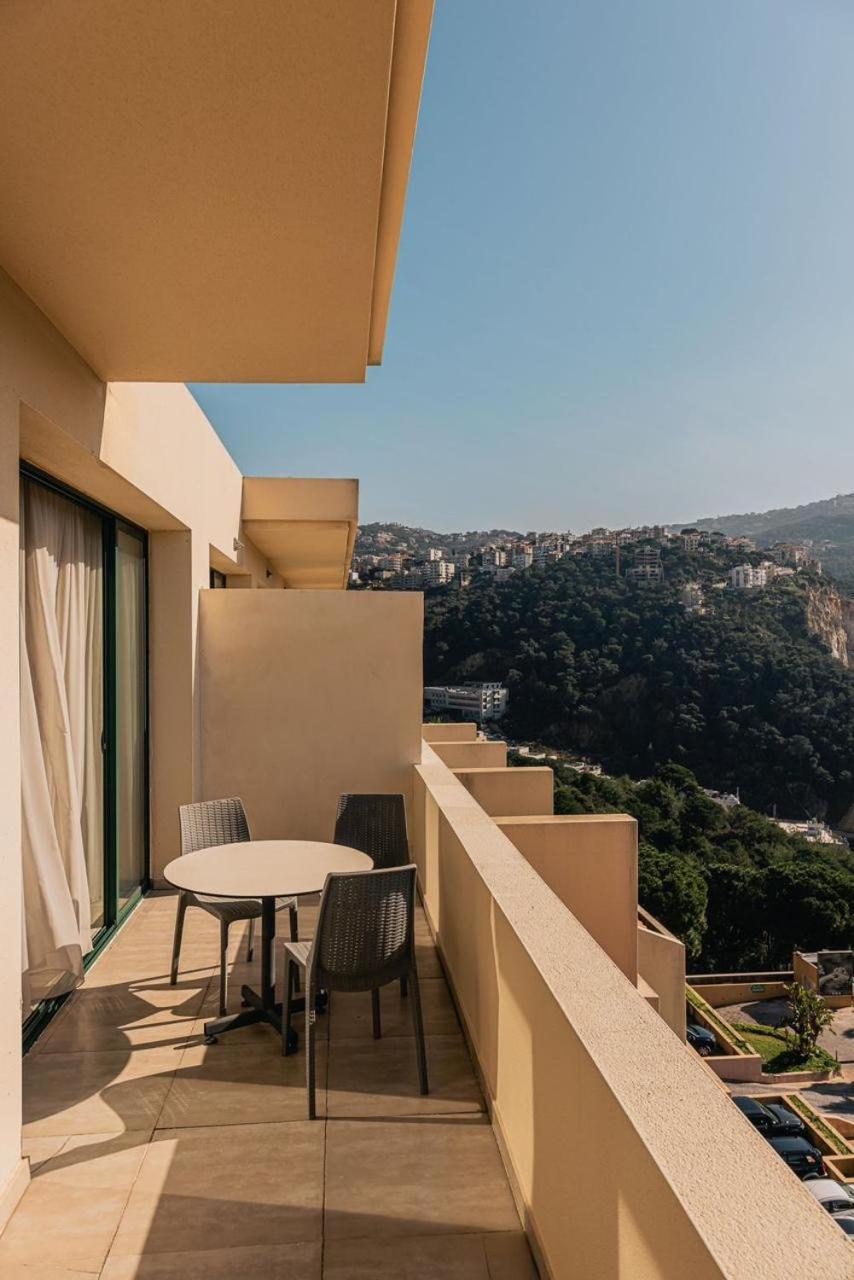 Country Lodge Hotel & Resort Beyrut Dış mekan fotoğraf