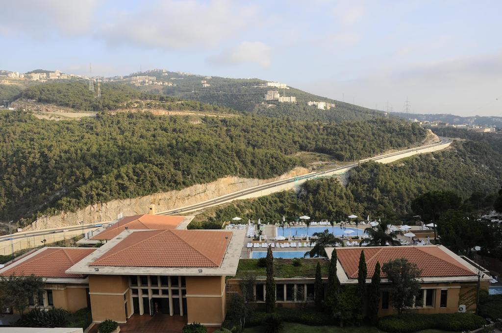 Country Lodge Hotel & Resort Beyrut Dış mekan fotoğraf