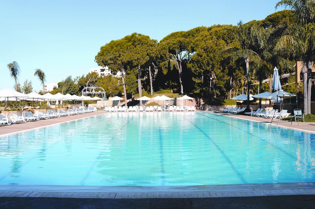 Country Lodge Hotel & Resort Beyrut Dış mekan fotoğraf