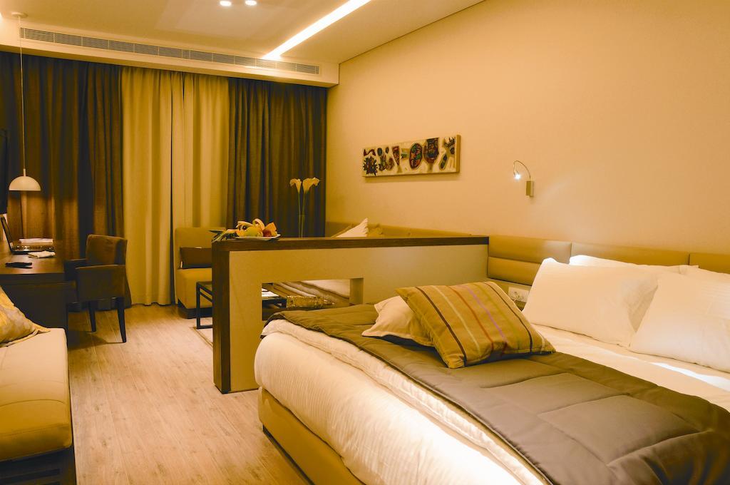Country Lodge Hotel & Resort Beyrut Dış mekan fotoğraf